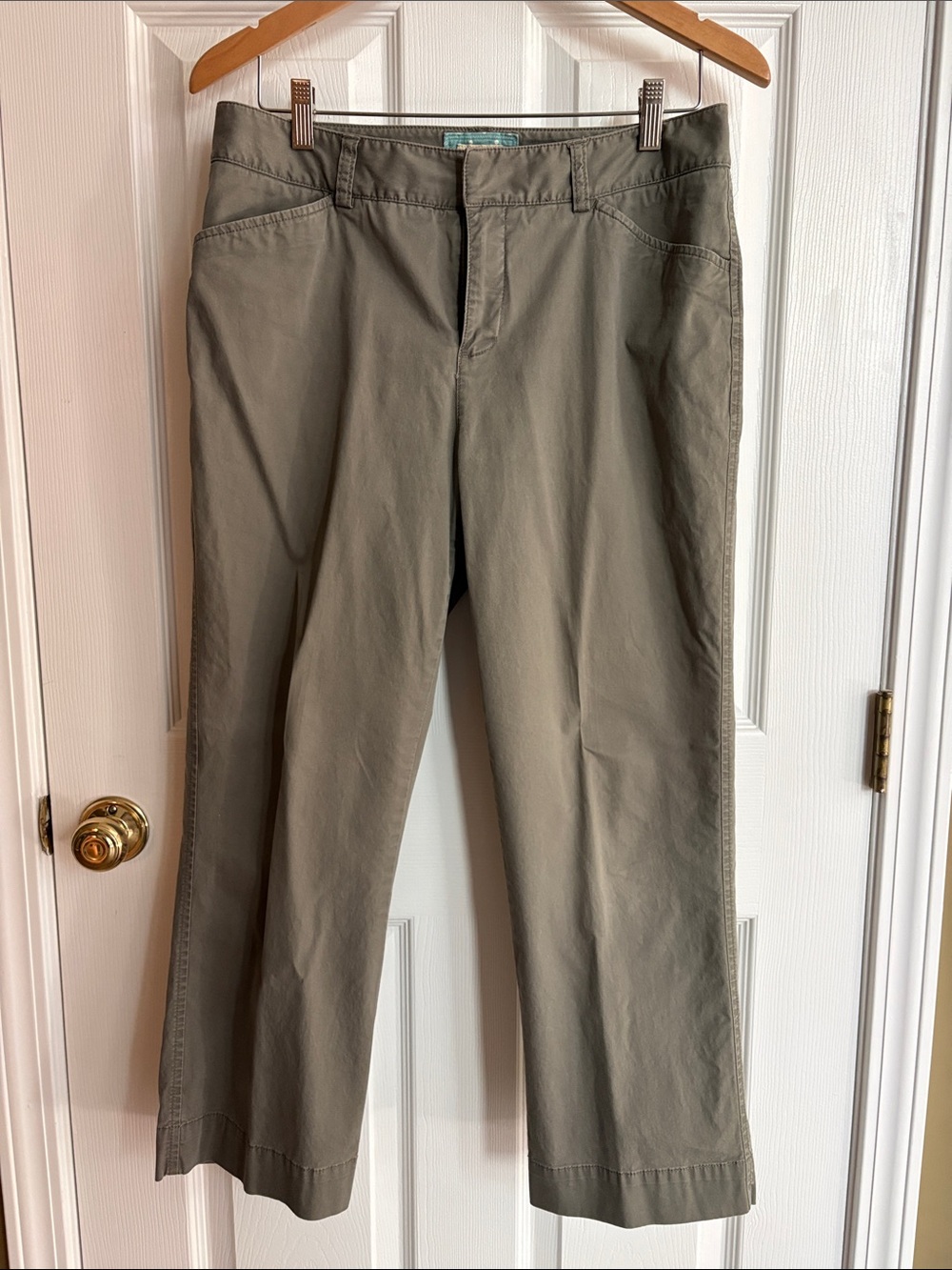 Eddie Bauer Mercer Fit straight leg stretch khaki pants size 10